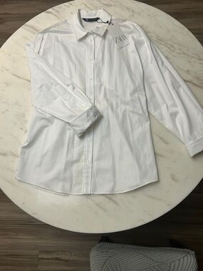 Zara White Button-Down Shirt - Classic Collar
